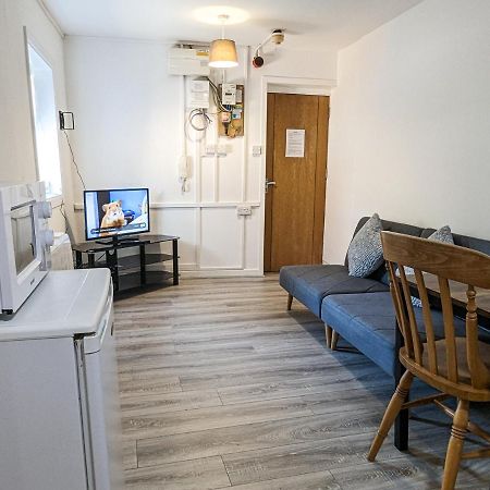 Cozy Central Apartments - With Private Kitchens & Bathrooms Портцмаус Экстерьер фото