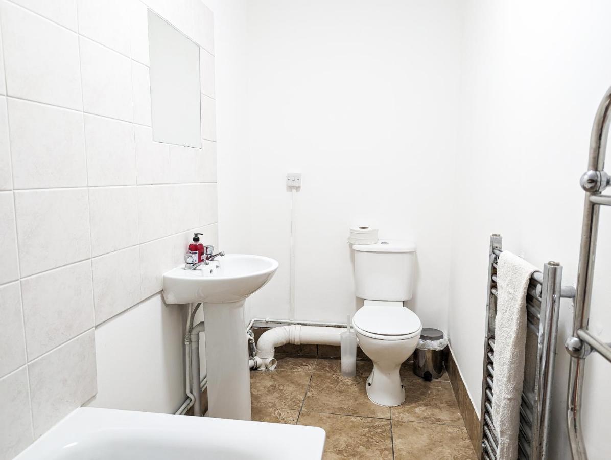 Cozy Central Apartments - With Private Kitchens & Bathrooms Портцмаус Экстерьер фото