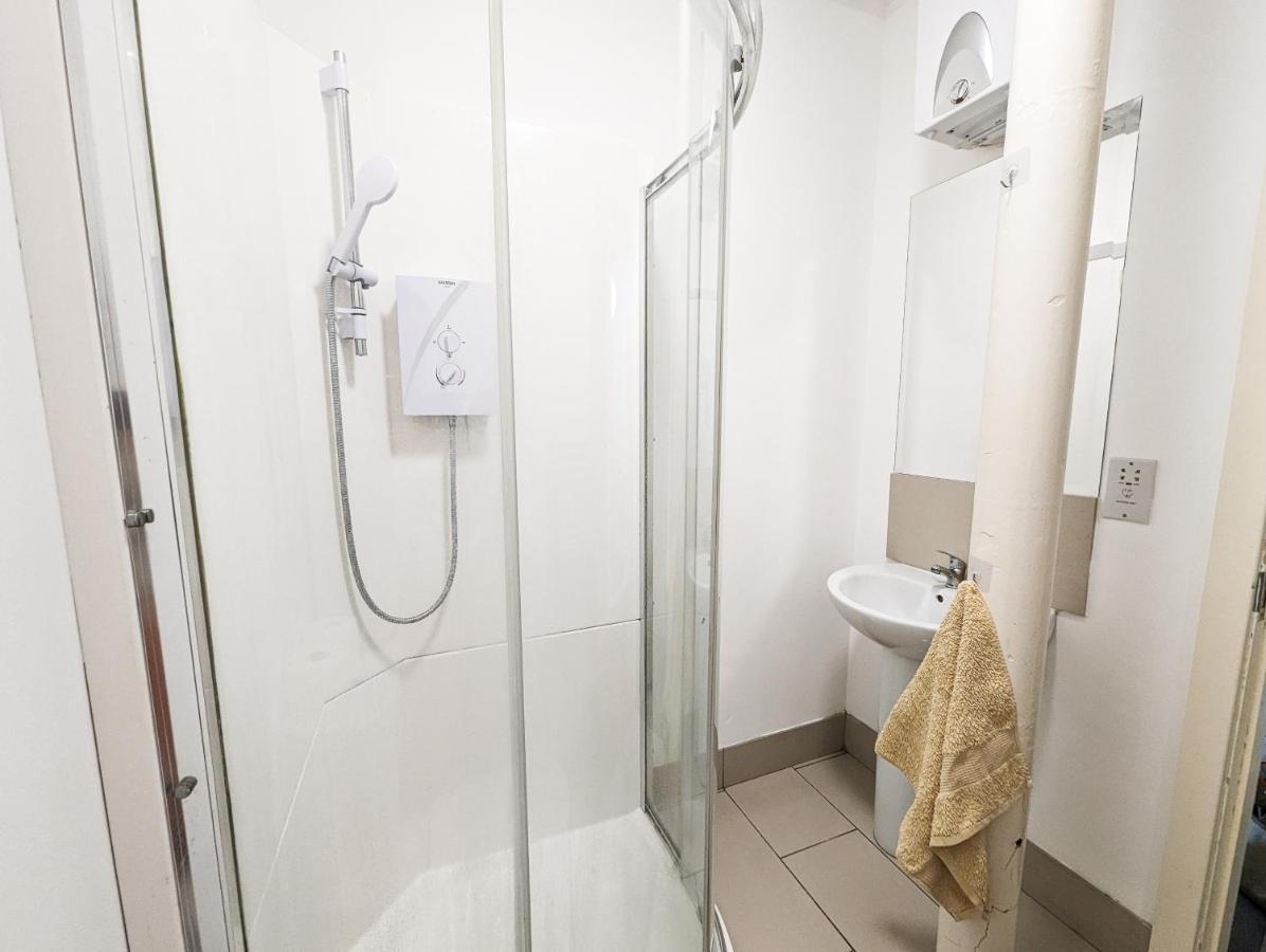 Cozy Central Apartments - With Private Kitchens & Bathrooms Портцмаус Экстерьер фото